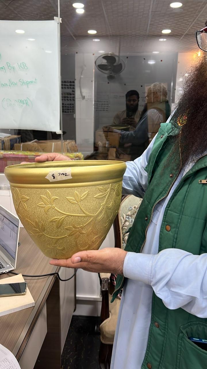 FLOWER POT GOLDEN MEDIUM SIZE