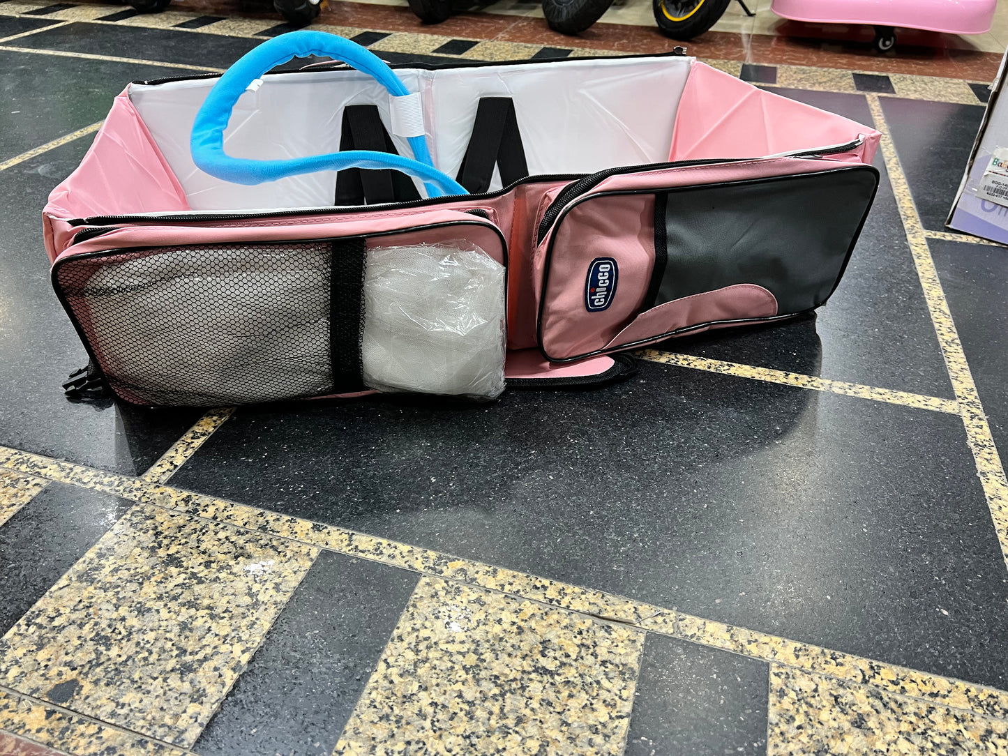 4-in-1 Chicco Baby Travel Bed & Bag