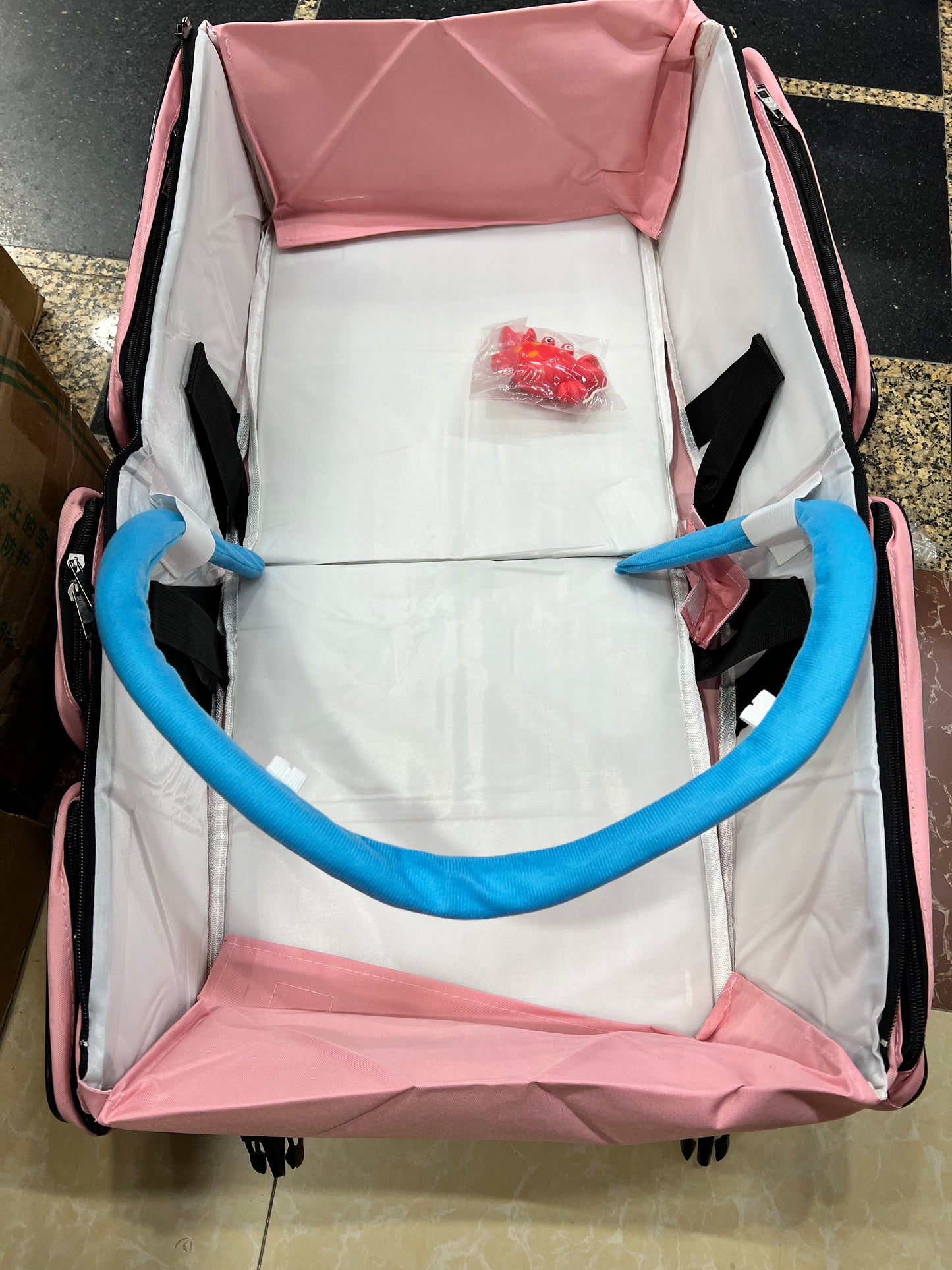 4-in-1 Chicco Baby Travel Bed & Bag