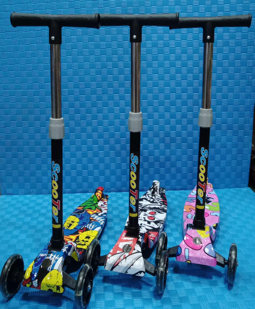 KIDS ON RIDE SCOOTY